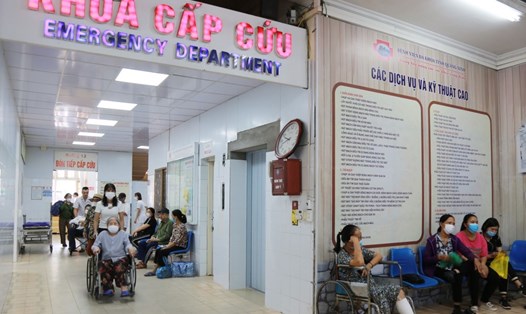 Khoa Cấp cứu, Bệnh viện Đa khoa tỉnh Quảng Ninh – nơi tiếp nhận 2 trường hợp học sinh lớp 11 ngộ độc do hút thuốc lá điện tử. Ảnh: BV Quảng Ninh