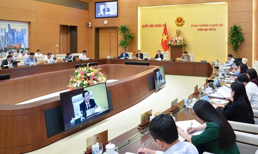 Phiên họp của Ủy ban Thường vụ Quốc hội ngày 9.5. Ảnh: Phạm Thắng/QH