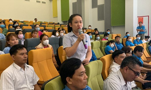 Cử tri công nhân lao động tại Quảng Nam cho biết khó tiếp cận chương trình vay vốn mua nhà ở xã hội. Ảnh: Hoàng Bin