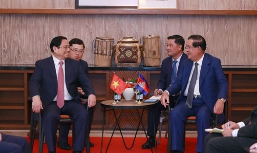 Thủ tướng Chính phủ Phạm Minh Chính và Thủ tướng Campuchia Samdech Techo Hun Sen. Ảnh: VGP
