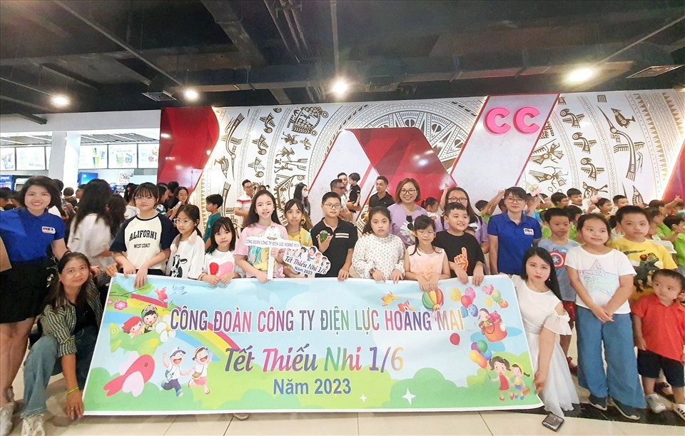 Công đoàn trực thuộc EVNHANOI tổ chức các hoạt động vui chơi, giải trí cho con em cán bộ, công nhân viên. Ảnh: EVNHANOI