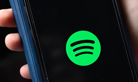 Với cập nhật mới này, người dùng Spotify sẽ được tải nhạc về nghe ở những nơi không có kết nối internet. Ảnh: AFP