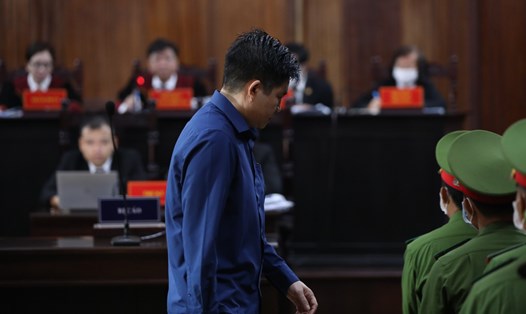 Cựu Tổng giám đốc Thuduc House Nguyễn Vũ Bảo Hoàng tại tòa. Ảnh: Anh Tú