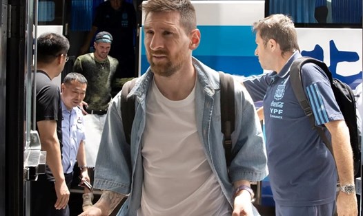 Messi đã đến Trung Quốc từ hôm 10.6 bằng chuyên cơ riêng, để chuẩn bị cho trận gặp Australia hôm 15.6. Ảnh: AFA