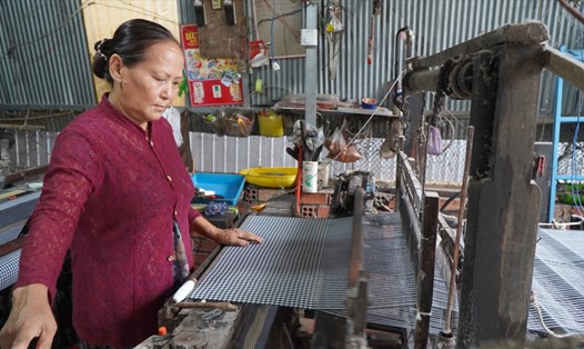 Làng nghề dệt choàng được công nhận Di sản văn hóa phi vật thể Quốc gia vào 8.5. Ảnh: Hoàng Lộc