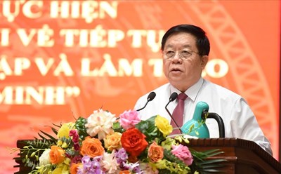 Bí thư Trung ương Đảng, Trưởng Ban Tuyên giáo Trung ương Nguyễn Trọng Nghĩa phát biểu tại Hội nghị. Ảnh: T.Vương