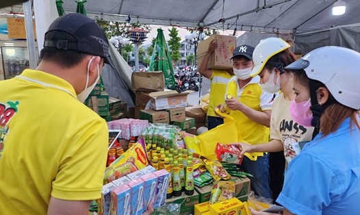 Công đoàn Khu Công nghệ cao và các khu công nghiệp Đà Nẵng cùng các doanh nghiệp nỗ lực chăm lo cho người lao động. Ảnh: Thùy Trang