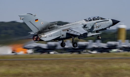 Máy bay ECR Tornado của Đức cất cánh trong cuộc tập trận Air Defender 2023 tại sân bay quân sự Jagel, miền bắc nước Đức. Ảnh: AFP
