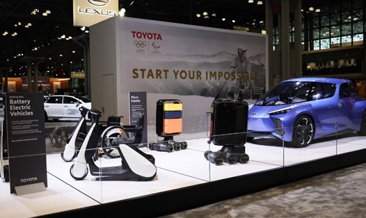 Toyota hé lộ pin thể rắn mới dành cho xe điện, giúp chúng chạy được xa hơn và sạc nhanh hơn. Ảnh: AFP