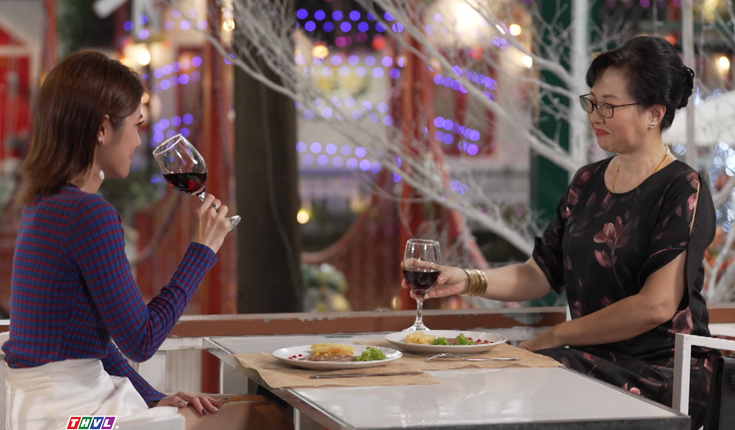 Tình tiết trong Hoa hồng cho sớm mai. Ảnh: Nhà sản xuất.