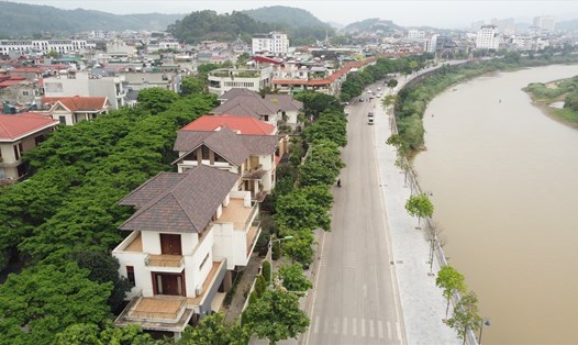 Mưa lớn, đoạn sông Hồng chảy qua Lào Cai đã xuất hiện lũ cao nhất từ đầu mùa. Ảnh: Tân Văn.