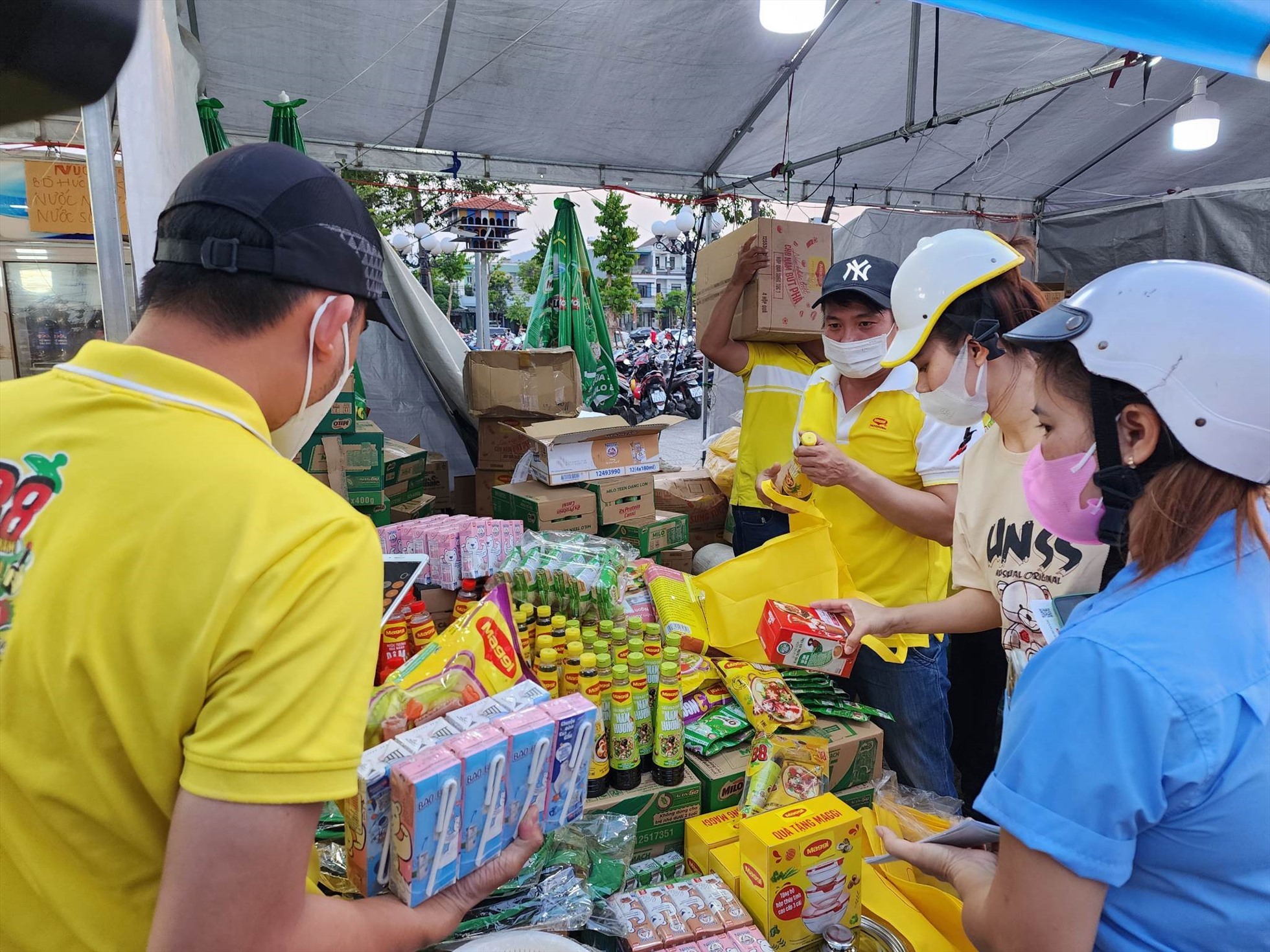 Công đoàn Khu Công nghệ cao và các khu công nghiệp Đà Nẵng cùng các doanh nghiệp nỗ lực chăm lo cho người lao động. Ảnh: Thùy Trang