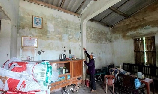Ngôi nhà của bà Nguyễn Thị Nên ở thôn Hạ 2 phường Tràng An, thị xã Đông Triều bị nứt tường, ngấm nước được hỗ trợ sửa chữa trong năm 2023. Ảnh: TTXVN