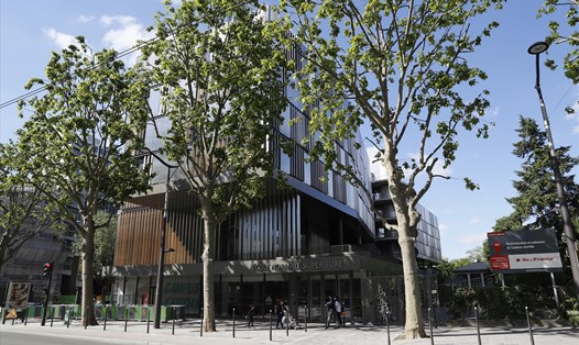 Một số trường học tại thủ đô Paris của Pháp đã được thí điểm gia tăng không gian xanh để đảm bảo sức khoẻ con người. Ảnh: AFP