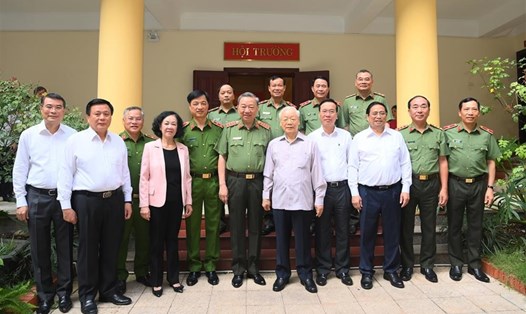 Tổng Bí thư Nguyễn Phú Trọng cùng các lãnh đạo Đảng, Nhà nước đến dự hội nghị.
Ảnh: Bộ Công an