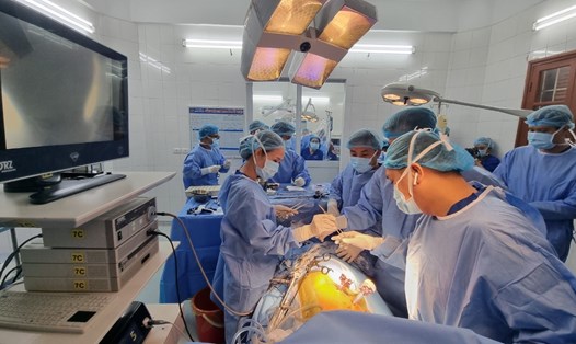 Bệnh viện Hữu nghị Việt Tiệp lần đầu tiên phẫu thuật thành công kỹ thuật ghép thận. Ảnh: Bệnh viện cung cấp