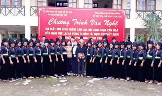 CLB sinh hoạt văn hóa dân tộc La Ha ở huyện Quỳnh Nhai, tỉnh Sơn La. Ảnh: Minh Nguyễn