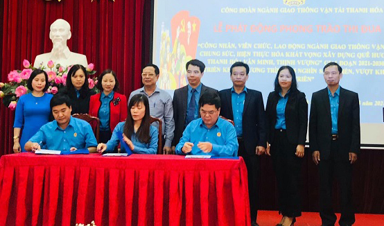 Phát động phong trào thi đua “CNVCLĐ ngành GTVT chung sức hiện thực hóa khát vọng xây dựng quê hương Thanh Hóa văn minh, thịnh vượng” giai đoạn 2021 – 2030. Ảnh: CĐ GTVT Thanh Hóa 