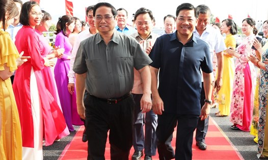 Thủ tướng Phạm Minh Chính dự lễ khánh thành cầu Như Nguyệt. Ảnh: Báo Bắc Giang