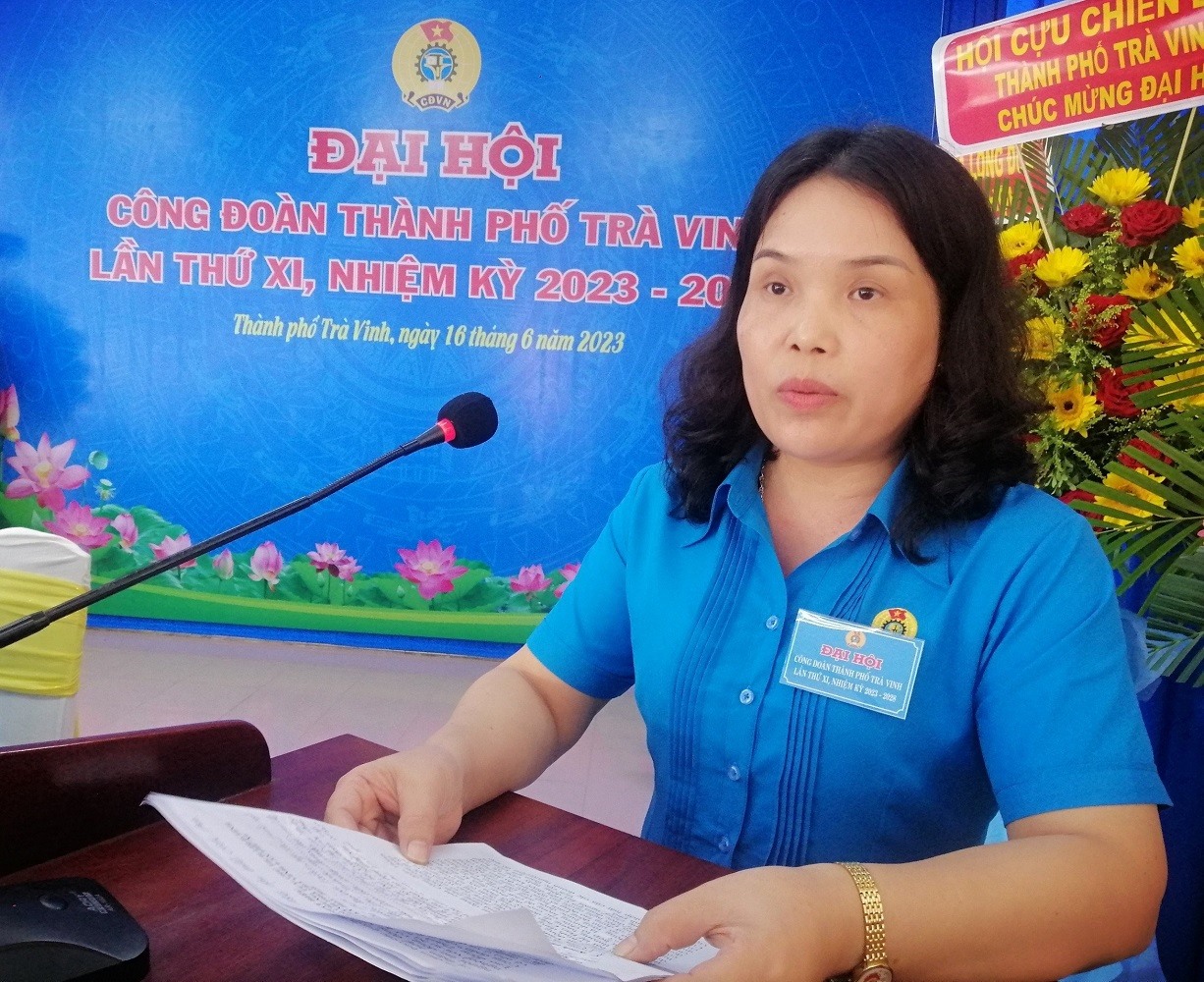 Đồng chí Trần Thị Kim Chung, Tỉnh ủy viên, Chủ tịch LĐLĐ tỉnh phát biểu chỉ đạo tại Đại hội. Ảnh: Trí Dũng