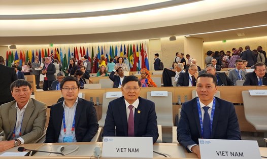 Đoàn đại biểu Công đoàn Việt Nam do Phó Chủ tịch Tổng Liên đoàn Lao động Việt Nam Phan Văn Anh (thứ hai từ phải sang) làm Trưởng đoàn tại Hội nghị. Ảnh: Ban Đối ngoại Tổng Liên đoàn