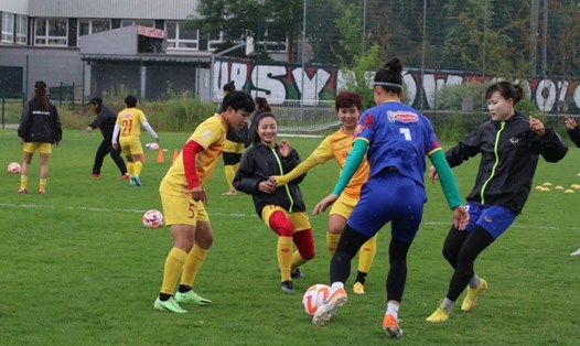 Tuyển nữ Việt Nam đã thắng 2 trận trong chuyến tập huấn châu Âu. Ảnh: VFF