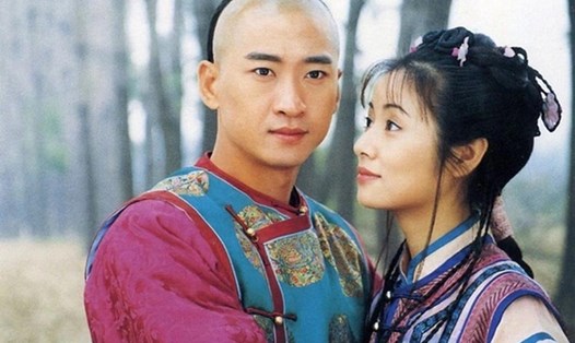 Lâm Tâm Như và Châu Kiệt trong "Hoàn châu cách cách". Ảnh: Xinhua