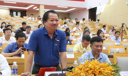 Nhà báo trao đổi với UBND tỉnh Bình Phước. Ảnh: Đình Trọng