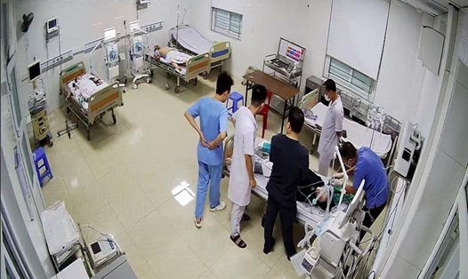 Các bệnh nhân trong vụ ngạt xe ô tô được cấp cứu, điều trị tại Bệnh viện Kiến An. Ảnh: Bệnh viện Kiến An