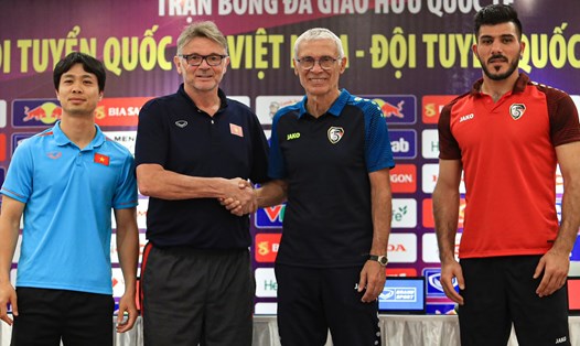 Tuyển Việt Nam gặp tuyển Syria cũng là màn so tài giữa 2 huấn luyện viên đến từ châu Âu là Philippe Troussier và Hector Cuper. Ảnh: Minh Dân