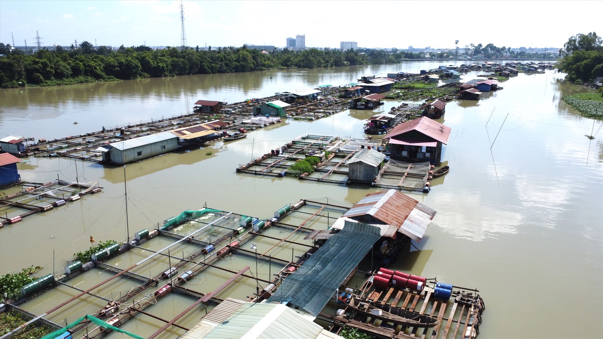 Khởi công gần nửa năm, việc thi công cầu Thống Nhất ở Đồng Nai vẫn đứng im