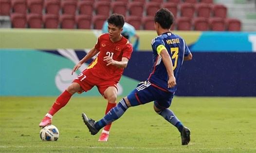 U17 Việt Nam trong trận đấu với U17 Nhật Bản. Ảnh: VFF