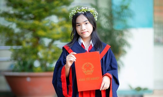 Ngọc Bích giành thủ khoa trong kì thi lớp 10 ở TP Hồ Chí Minh năm 2023 với tổng điểm 29,25. Ảnh: NVCC
