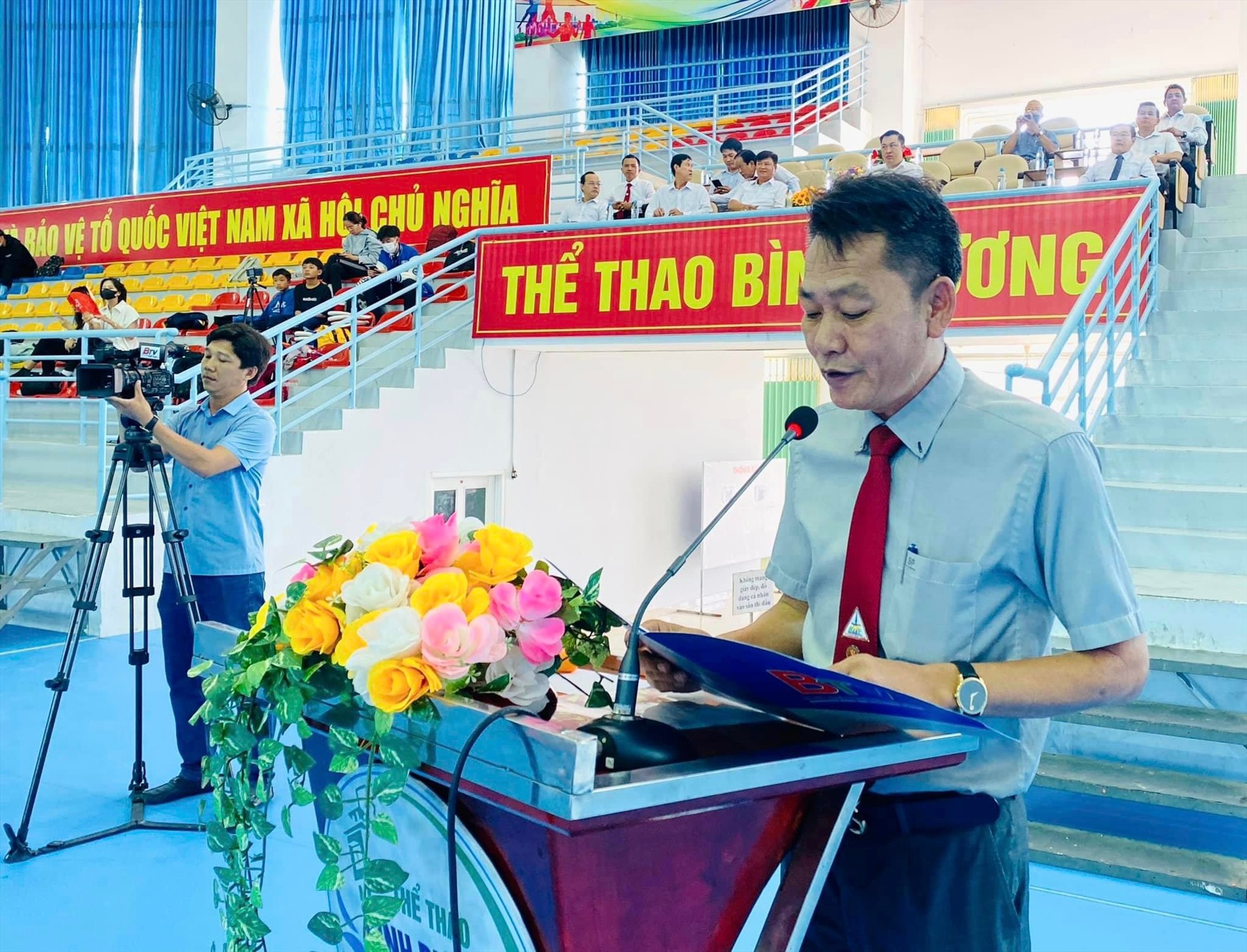 Ông Nguyễn Văn Quỳnh - Chủ tịch Liên đoàn taekwondo Bình Dương phát biểu khai mạc giải đấu. Ảnh: Sở VHTTDL Bình Dương
