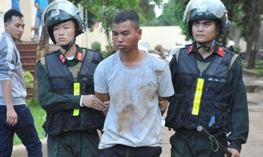Một trong các đối tượng tấn công 2 trụ sở UBND xã ở Đắk Lắk bị bắt giữ. Ảnh: Công an nhân dân