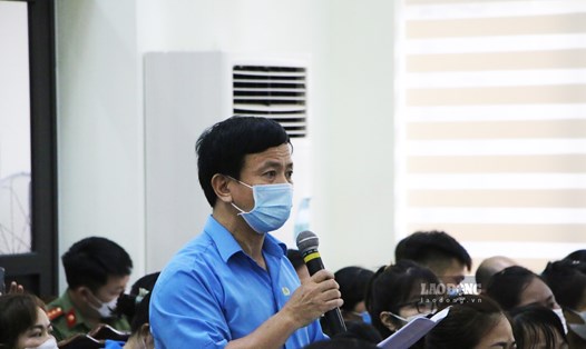 Đoàn viên, công nhân tỉnh Tuyên Quang kiến nghị những khó khăn, vướng mắc với lãnh đạo tỉnh tại cuộc đối thoại. Ảnh: Nguyễn Tùng