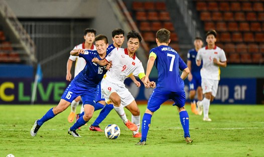 U17 Việt Nam để thua 0-1 trước U17 Uzbekistan ở lượt trận cuối bảng D giải U17 châu Á 2023. Ảnh: VFF