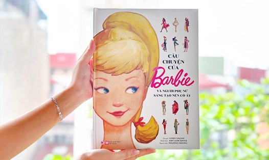 "Câu chuyện của Barbie và người phụ nữ sáng tạo nên cô ấy" do Nhà xuất bản Mỹ Thuật và Tân Việt liên kết xuất bản. Ảnh: T.V