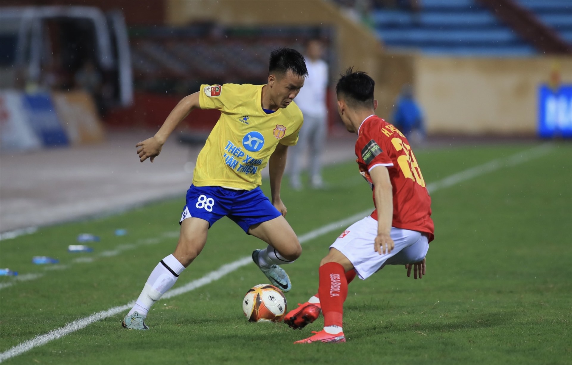 Nam Định và Thanh Hoá chia điểm sau trận hoà 0-0. Ảnh: Tùng Phan