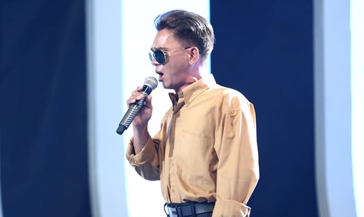 Anh Trương Hán Long trên sân khấu. Ảnh: Bee