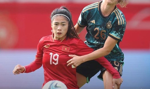 Thanh Nhã ghi bàn vào lưới tuyển nữ Đức trong trận thua 1-2 của tuyển nữ Việt Nam. Ảnh: FPT Play