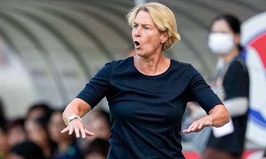 Huấn luyện viên Martina Voss-Tecklenburg chưa hài lòng với chiến thắng trước tuyển nữ Việt Nam. Ảnh: Berliner Zeitung