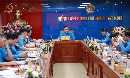 Ngày làm thứ hai của kỳ họp thứ 35 (khoá XII) Đoàn Chủ tịch Tổng Liên đoàn Lao động Việt Nam diễn ra ngày 25.6. Ảnh: Kiều Vũ