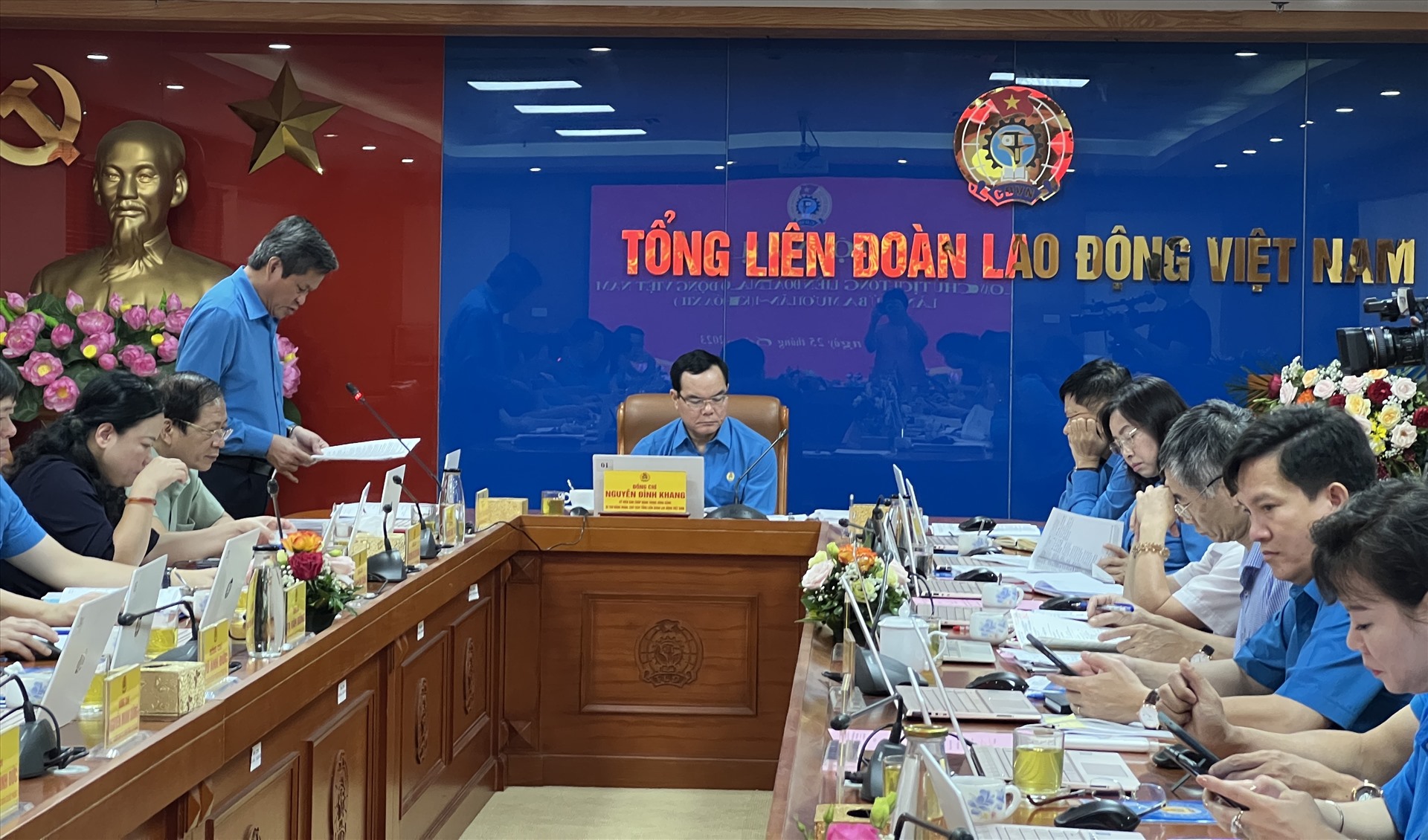 Ngày làm việc thứ hai, kỳ họp thứ 35 (khoá XII) Đoàn Chủ tịch Tổng Liên đoàn Lao động Việt Nam. Ảnh: Kiều Vũ