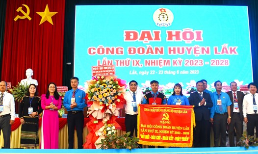 Công đoàn huyện Lắk đã tổ chức thành công Đại hội lần thứ IX, nhiệm kỳ 2023 – 2028 thành công tốt đẹp. Ảnh: Quốc Diễn.