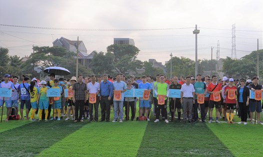 41 đội tham gia giải bóng đá  do Công đoàn các Khu công nghiệp tỉnh Bà Rịa - Vũng Tàu tổ chức. Ảnh: Thành An