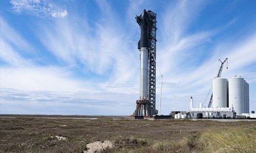 Tên lửa Falcon 9 của SpaceX, phương tiện tái sử dụng chuyên đưa các vệ tinh của Starlink lên quỹ đạo Trái đất. Ảnh: AFP