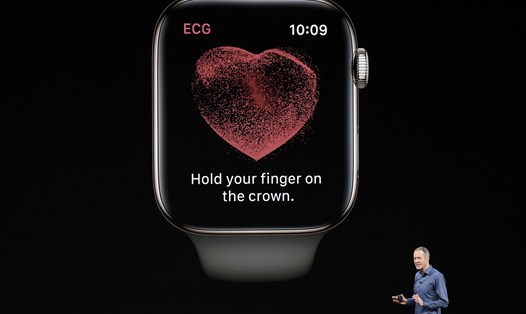 Đồng hồ thông minh Apple Watch sẽ luôn ghi lại nhịp tim của người dùng ở chế độ nền. Ảnh: Apple