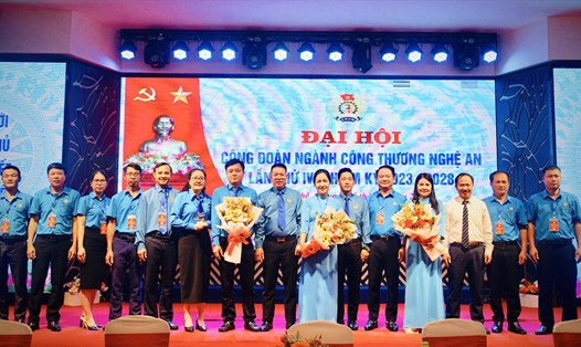 Ra mắt Ban chấp hành Công đoàn Ngành Công Thương Nghệ An lần thứ IV, nhiệm kỳ 2023 – 2028. Ảnh: Quỳnh Trang