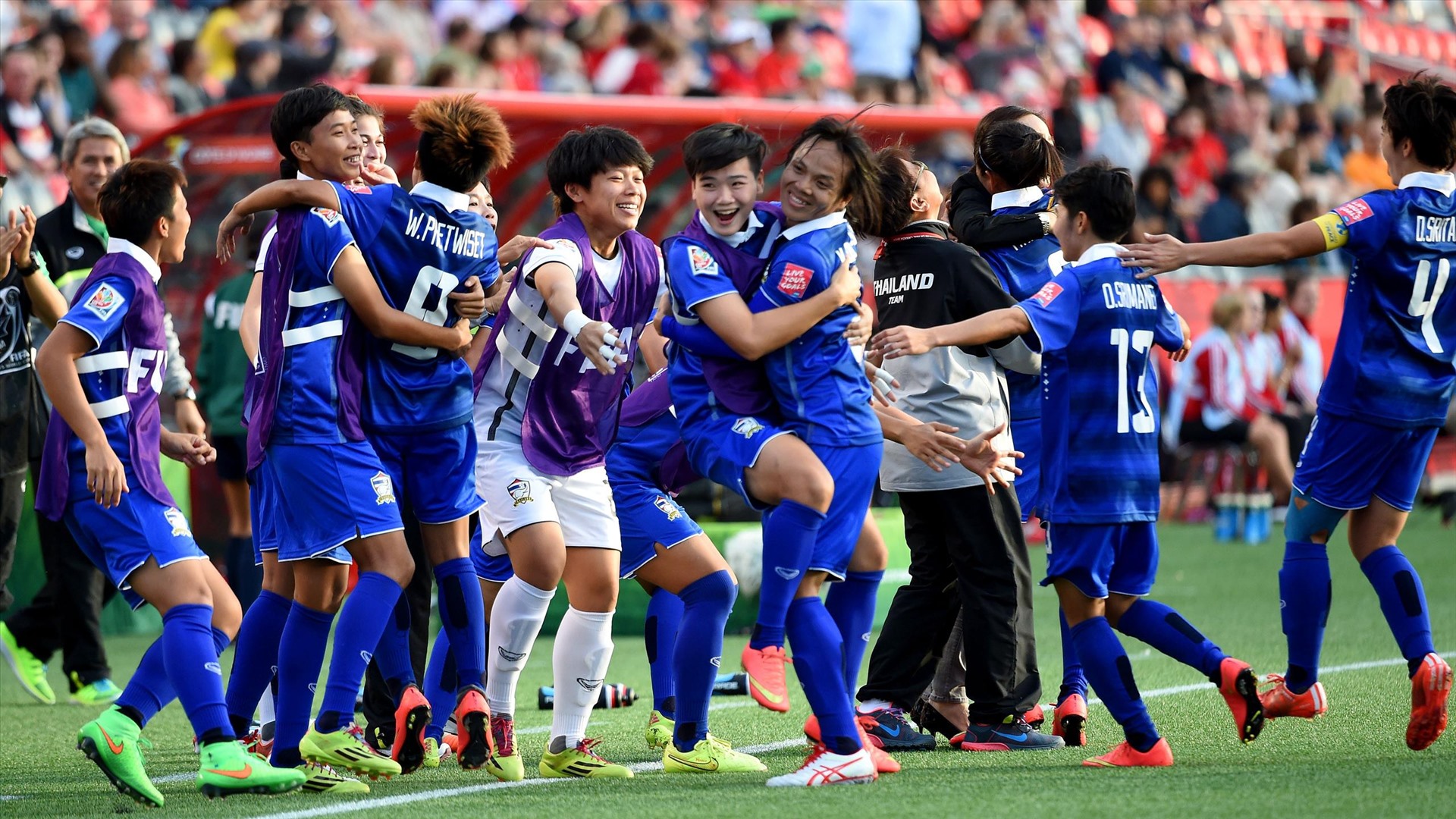 Tuyển nữ Thái Lan lần đầu dự World Cup năm 2015 và có 1 trận thắng. Ảnh: Eurosport